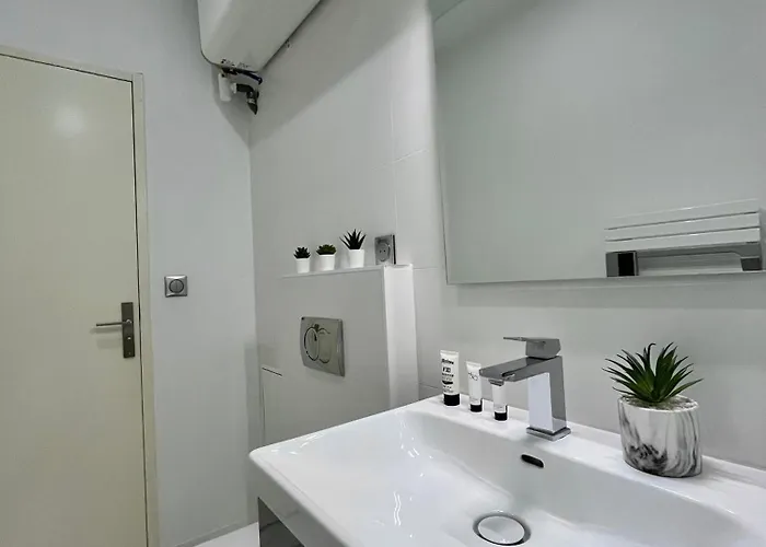 Apartment T2 Moderne A 10 Min Du Centre-ville De